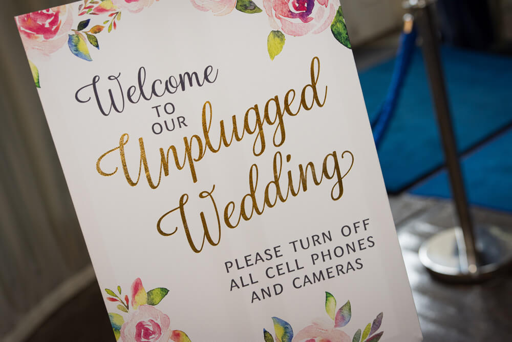 Pros and Cons of an Unplugged Wedding Ceremony