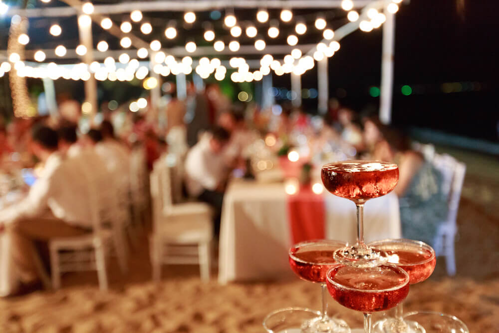 The Ultimate Guide to Outdoor Anniversary Parties